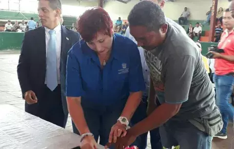 Tras larga espera exbananeros reciben pago por arrendamiento