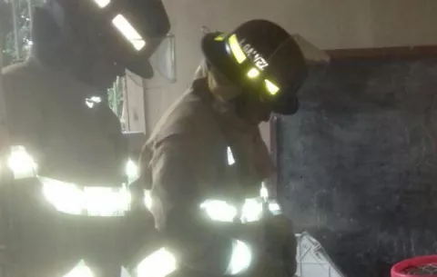 Mujer sufre quemaduras mientras cocinaba por escape de gas en Santiago