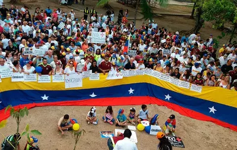 Hay 600 mil venezolanos en Panamá según datos de consultora de riesgo 