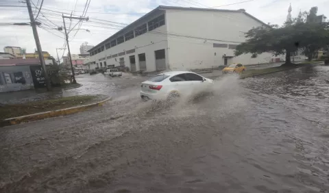 Mareas altas y lluvias en las próximas horas