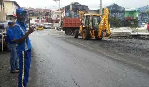 Limpieza en Colón tras inundación