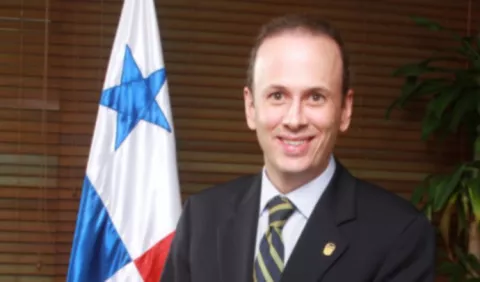 Renuncia viceministro Zarak