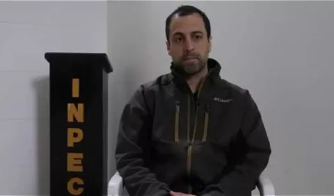 Le llueven críticas al Gobierno por caso Waked