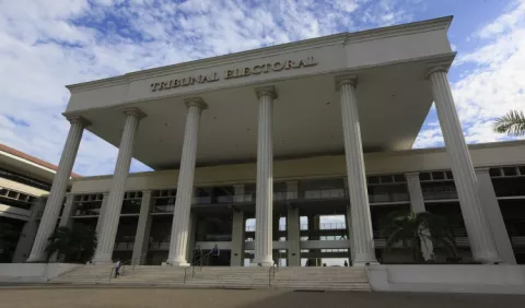 Mi impresión personal es que están planeando un gran fraude electoral