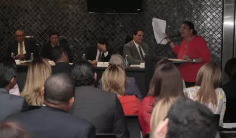 Rosas, en tono molesto, reitera vinculación con la empresa Odebrecht