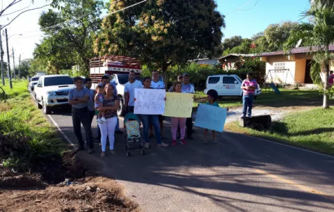 Molestos en La Florecita de Santiago por colocación de antena de telefonía