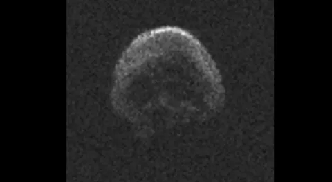 Astrofísicos predicen nuevo encuentro del asteroide 'calavera' con la Tierra 