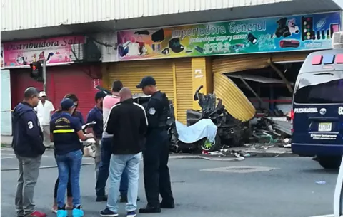Pierde la vida tras persecución policial en Avenida B