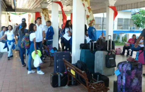 Parten estudiantes de Baherlo a Pasadena para Parada de las Rosas 