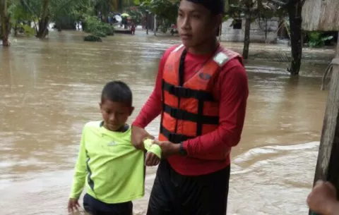 Rescatan 17 personas en la cima del Volcán Barú, por mal tiempo