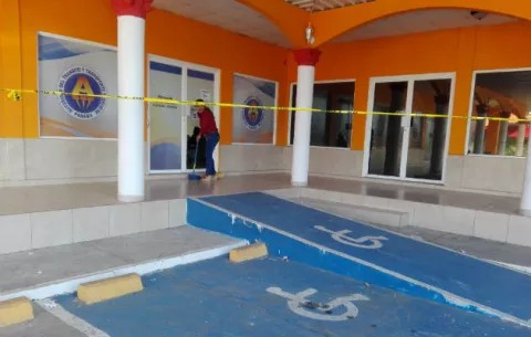Roban dinero de la caja fuerte en la ATTT de Santiago