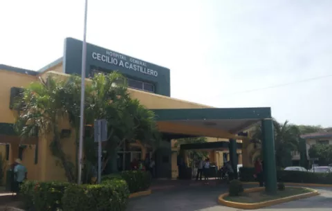 Cargan a niños y personas con discapacidad por daños en ascensor del Cecilio Castillero