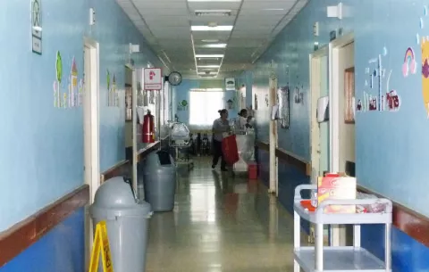 Corto circuito en un interruptor causa alarma en hospital de Chitré