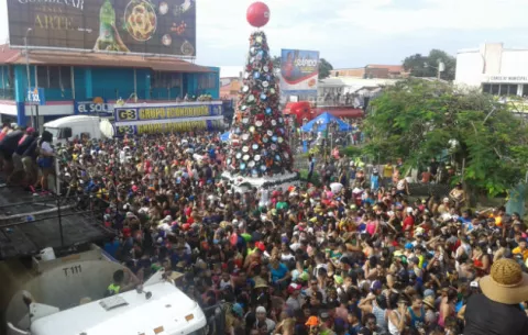 Al ritmo del Carnaval, chitreanos recibirán año nuevo con mojaderas