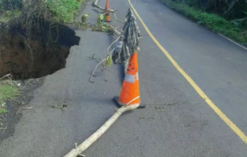 Moradores de Costa Abajo están preocupados por las malas condiciones de la carretera