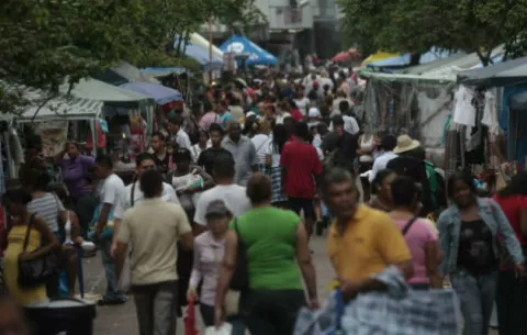 Miles de panameños están sin trabajo; las tasas siguen en aumento