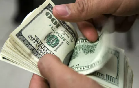 Panameños pretendían viajar en avión desde Honduras con $320 mil ocultos