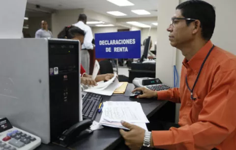 Ejecutivo modifica horario de entrada de funcionarios a partir del lunes