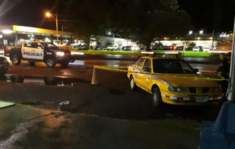 Sujetos apuñalan a taxista para robarle en Arraiján