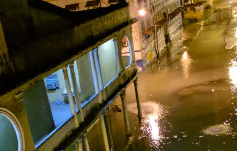 Colón, entre calles inundadas tras fuertes lluvias