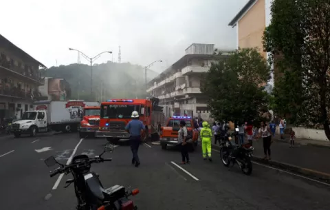 Incendio en la Avenida Nacional quedó bajo control