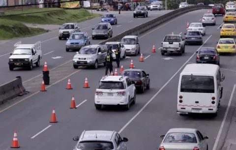 Habilitan inversión de carriles hacia el interior por fiestas navideñas