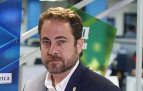 Ministros con aspiraciones políticas deberán renunciar a sus cargos