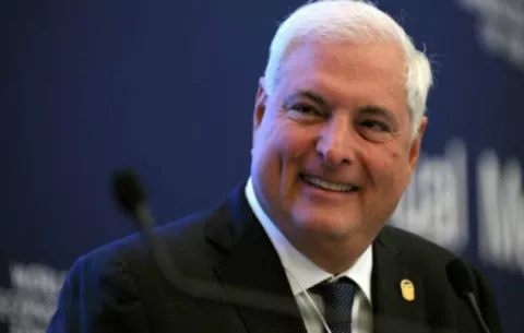 De incompetentes e inútiles, califica Martinelli a Varela y  a su gobierno