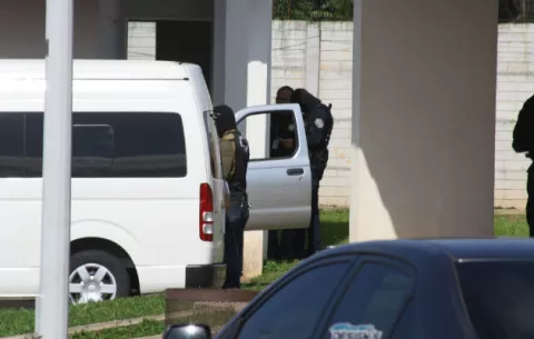 Incautan más de 200 kilos de drogas en un residencia en Puerto Caimito