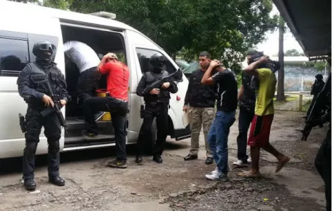 Juez otorga libertad a 27 detenidos por pandillerismo en David 