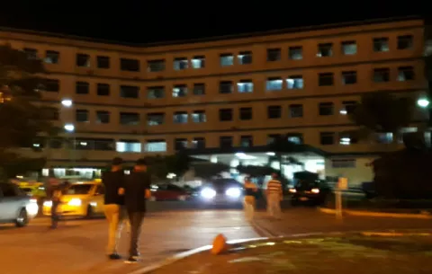 Agresores de mujer baleada en el cuello en David, siguen prófugos