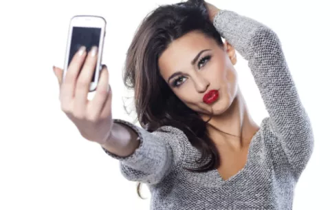 Investigan la adicción de tomarse 'selfies'
