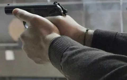 Acribillan a tiros a cuatro personas cuando consumían licor en la calle 