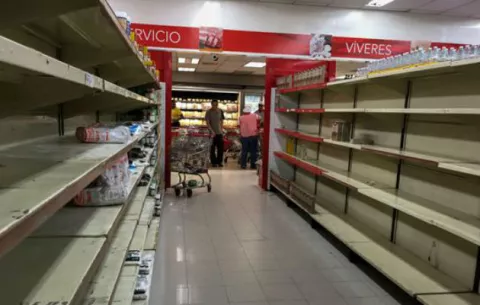 Cuatro muertos tras las protestas por comida y saqueos en Venezuela
