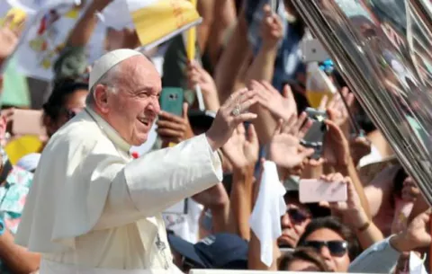 El papa Francisco defiende al obispo Juan Barros