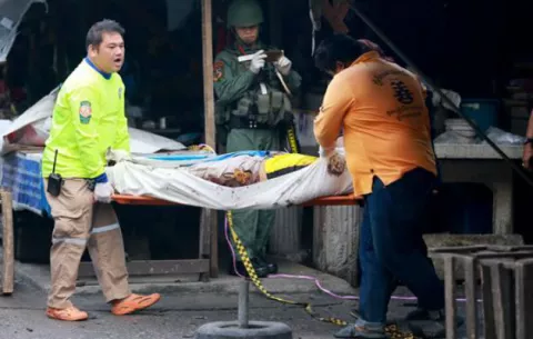 Tres muertos y 18 heridos al estallar una bomba en un mercado 