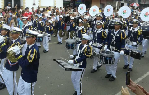 Panamá presente en Parada de las Rosas 