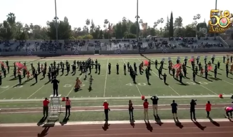 Vistosa presentación de banda panameña ayer en la Parada de las Rosas