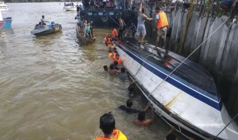 Naufragio en Indonesia deja ocho muertos