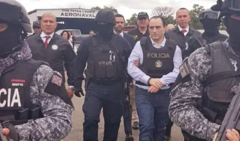 Extraditan  a exgobernador mexicano