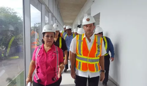 Contralor denuncia que funcionario recibiría un   bono de hasta $36 mil