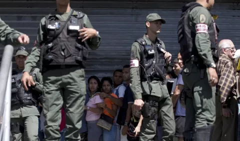 Guardia Nacional reprime saqueos
