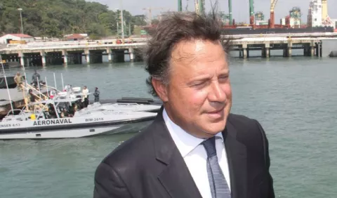 'El libro rojo' de Juan Carlos Varela