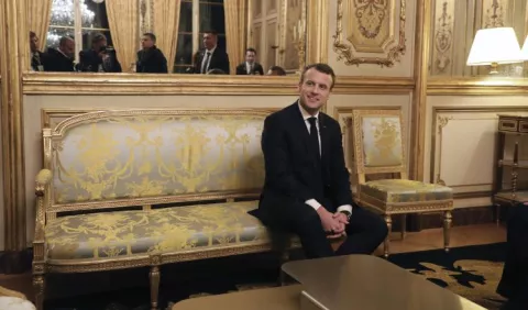 Macron pide más  sanciones  a Venezuela