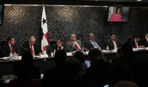 Acusaciones y diferencias por votos para magistradas