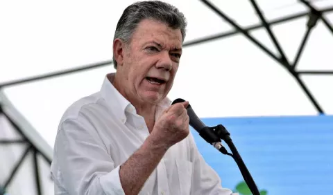 Santos suspende diálogo con el ELN por atentados contra entes policiales