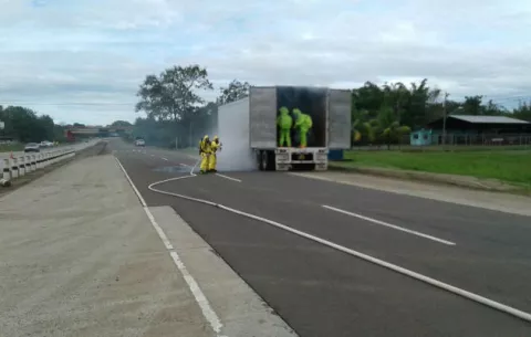 Bomberos atienden derrame de químicos en Veraguas