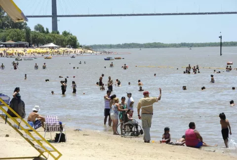 Pareja desaparece en las aguas del río  Paraná frente sus hijos y una sobrina