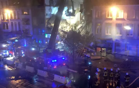 Investigan explosión en un edificio de Amberes