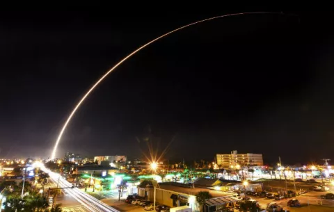 Estados Unidos pone en órbita el cohete Atlas V para la detección de misiles